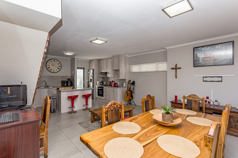 2 Bedroom Property for Sale in Parklands North Western Cape